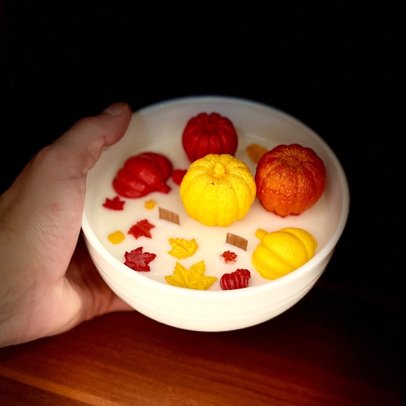 Pumpkin spice candle - Picture 4 of 7